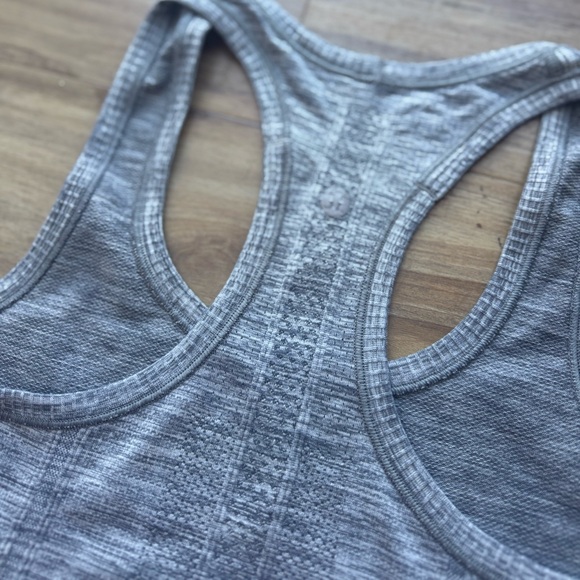 Lululemon Swiftly Tech Tank - Picture 3 of 4